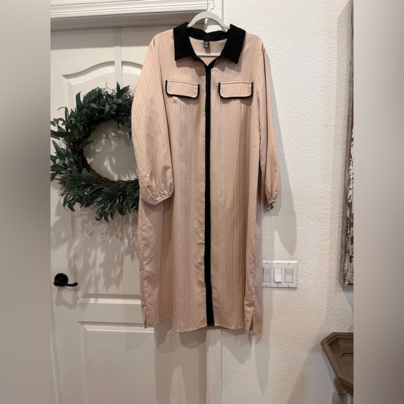 Dresses & Skirts - Women's Beige Longline Coat with Black Accents